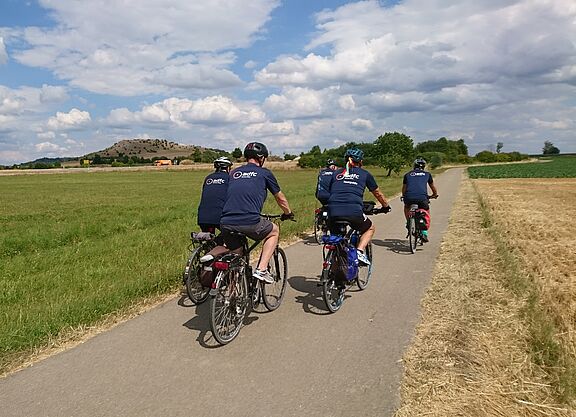 ADFC-Radler ADFC-Radlergruppe von hinten