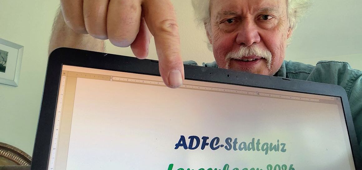 "Mitmachen - mitgewinnen": ADFC Langenhagen-Sprecher Dr. Reinhard Spörer (Bild) hat die 12 + 1 Fragen des Stadtquiz 2016 zusammen mit Heiko Niedziella entwickelt. "Mitmachen - mitgewinnen": ADFC Langenhagen-Sprecher Dr. Reinhard Spörer (Bild) hat die 12 + 1 Fragen des Stadtquiz 2016 zusammen mit Heiko Niedziella entwickelt.