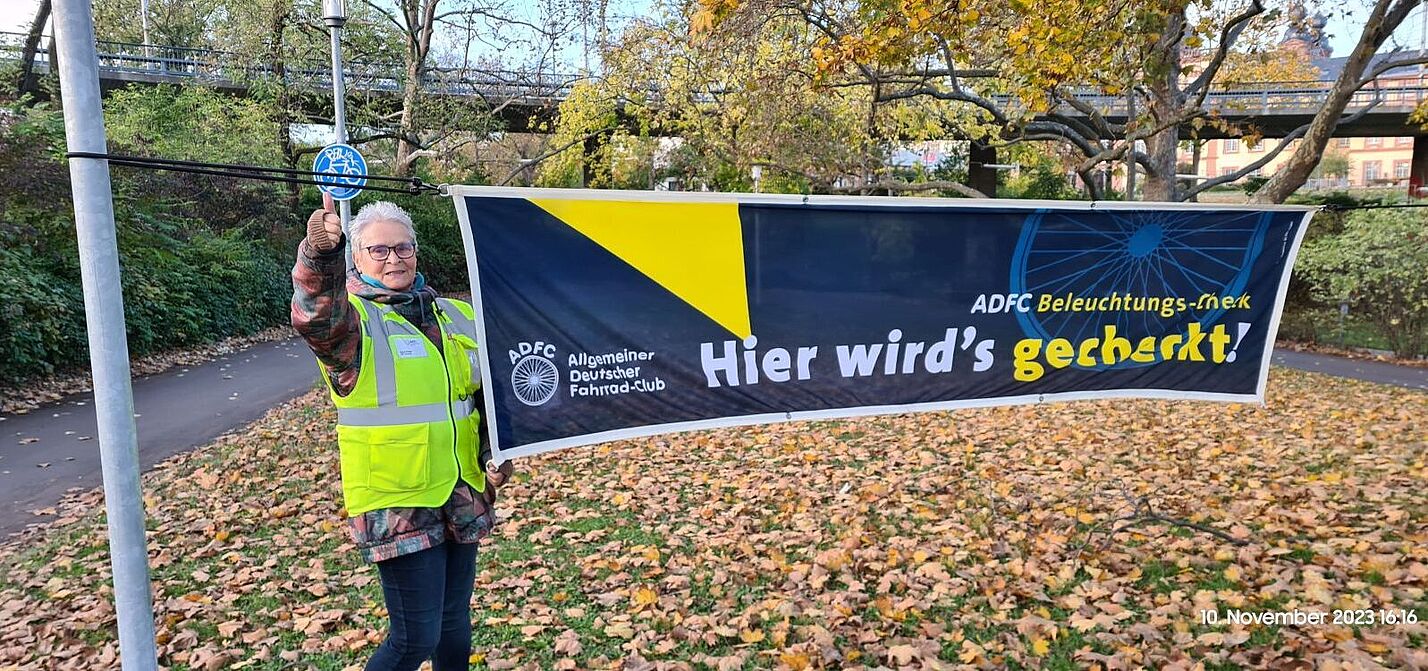 Ingrid Derwis Ingrid Derwis beim ADFC Beleuchtungscheck