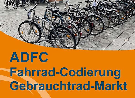 Das Plakat des Gebrauchtradmarktes zeigt eine Reihe aufgestellter Fahrräder und die Codierstation des ADFC Mannheim