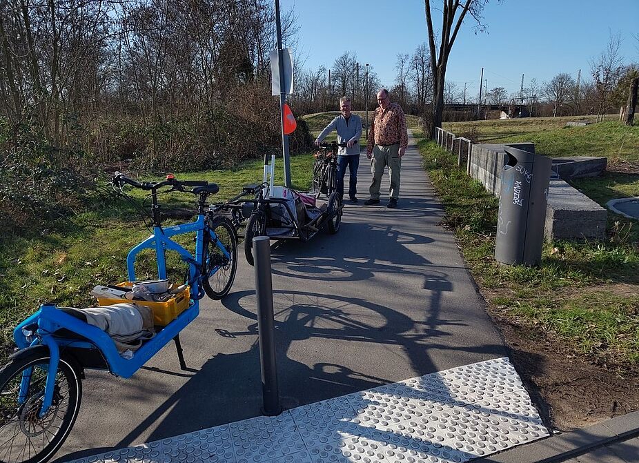 Transport der Radservicesäule dank Lastenvelo Mannheim Transport der Radservicesäule auf Carla Cargo von Lastenvelo Mannheim