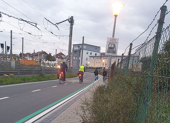 Birkenauer Straße mit Rad- und Fußverkehr