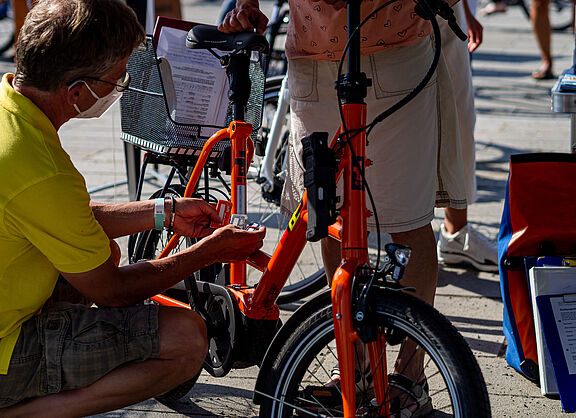 Fahrrad wird codiert