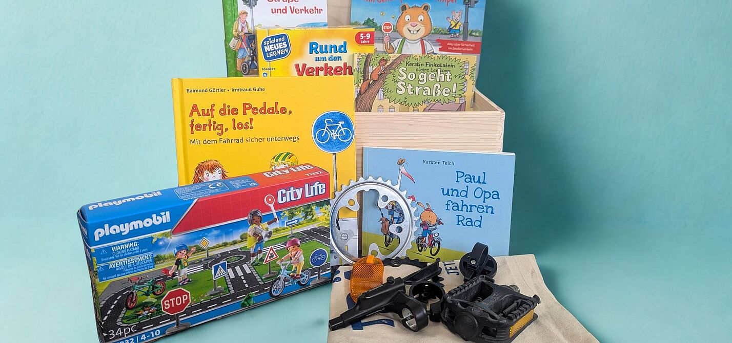 ADFC SH-"Flitzekiste" ADFC SH-"Flitzekiste" - von Playmobil bis Fahrradteile-Tastspiel